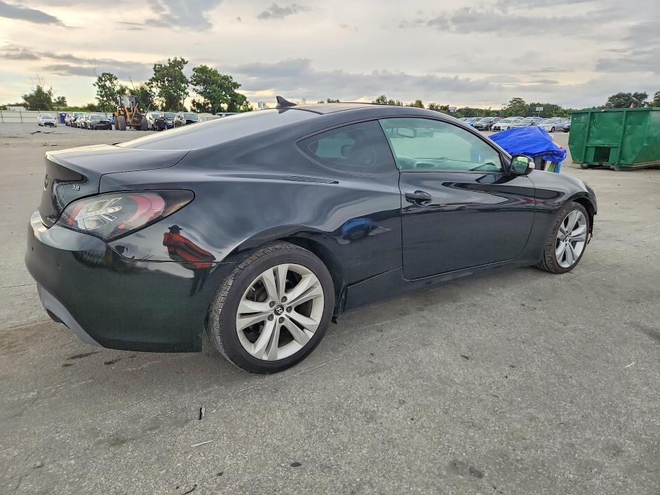 Продаж на аукціоні авто 2011 Hyundai Genesis Coupe, vin: KMHHU6KH2BU052850, номер лоту: 69693086