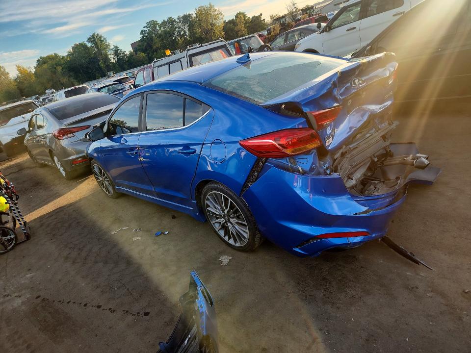 Продажа на аукционе авто 2017 Hyundai Elantra, vin: KMHD04LB0HU345227, номер лота: 70673786