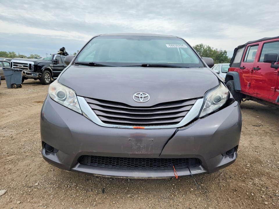 Продажа на аукционе авто 2015 Toyota Sienna, vin: 5TDKK3DC7FS609570, номер лота: 68630206
