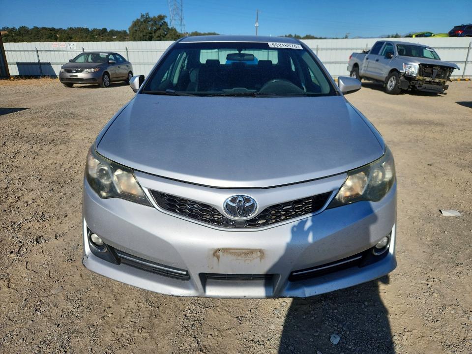 68016976 :رقم المزاد ، 4T1BF1FK6CU081701 vin ، 2012 Toyota Camry مزاد بيع