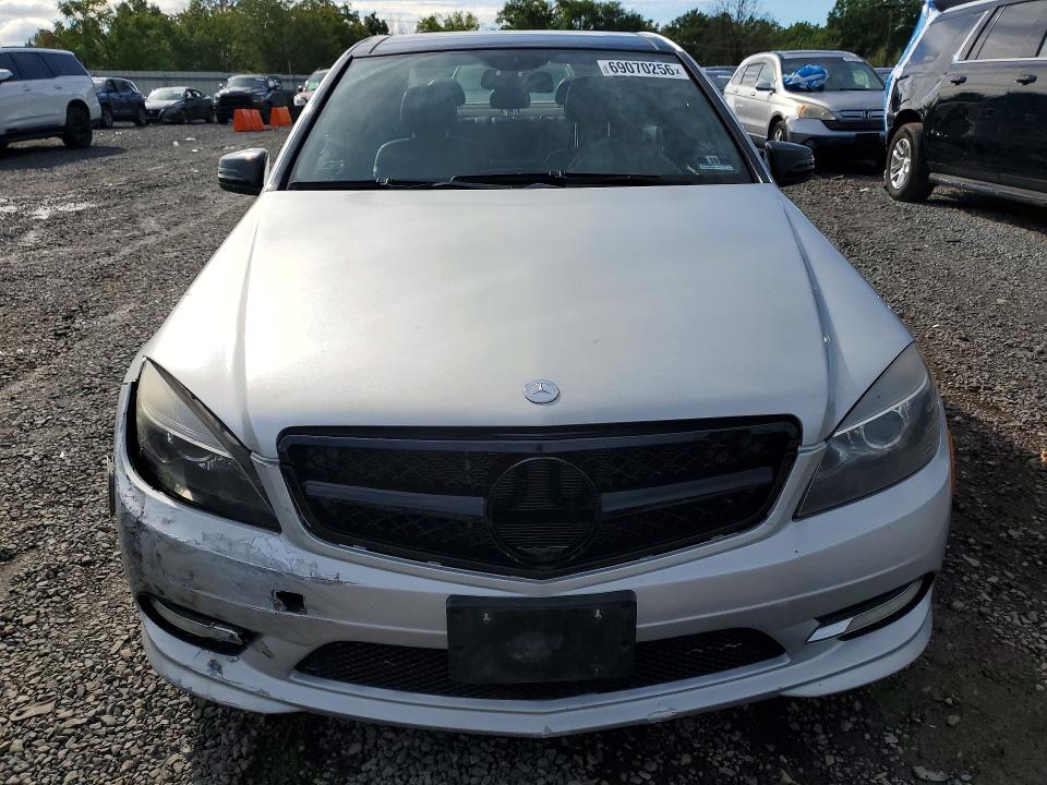 69070256 :رقم المزاد ، WDDGF8BBXBR163379 vin ، 2011 Mercedes-benz C مزاد بيع