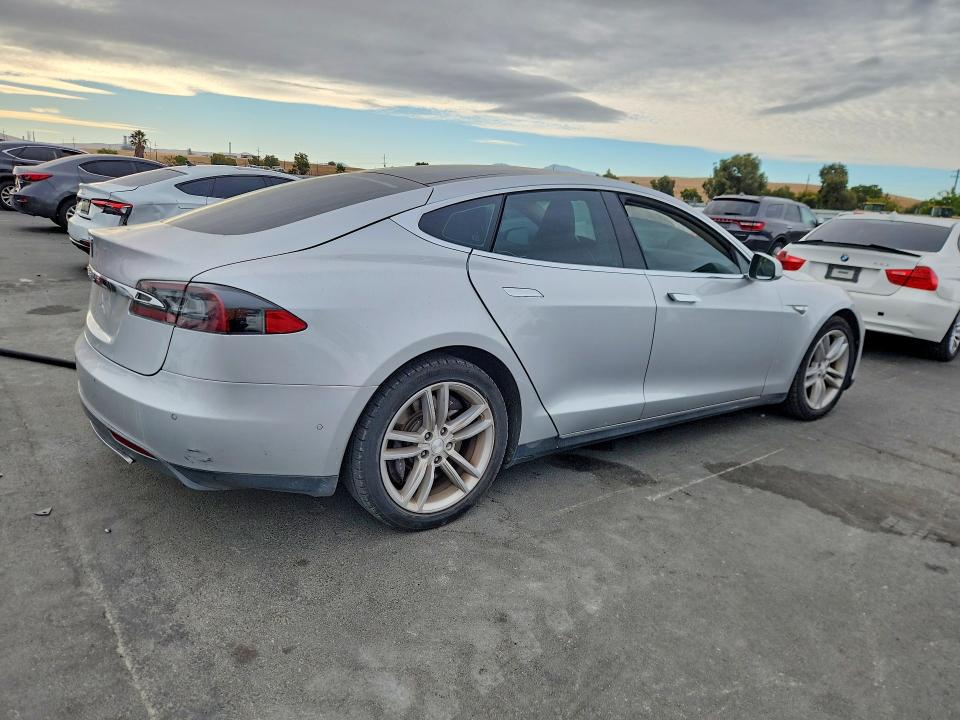 Продаж на аукціоні авто 2014 Tesla Model S, vin: 5YJSA1S11EFP49478, номер лоту: 65956396