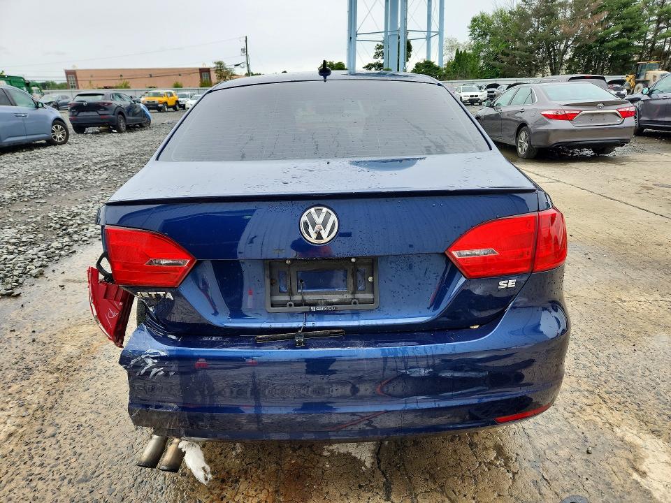 69930436 :رقم المزاد ، 3VWD17AJ6EM304739 vin ، 2014 Volkswagen Jetta مزاد بيع