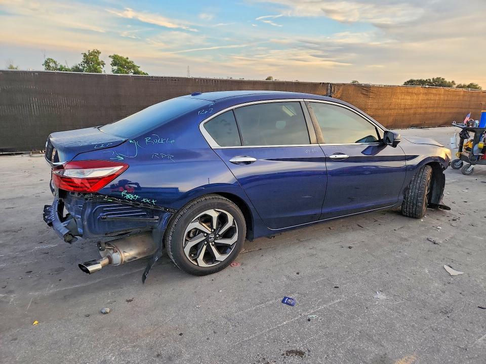 70522956 :رقم المزاد ، 1HGCR2F76HA028816 vin ، 2017 Honda Accord مزاد بيع