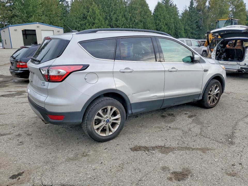 2018 Ford Escape მანქანა იყიდება აუქციონზე, vin: 1FMCU9GD2JUD08145, აუქციონის ნომერი: 70545476