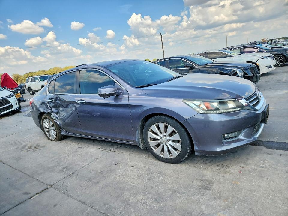 Продажа на аукционе авто 2015 Honda Accord, vin: 1HGCR2F81FA232588, номер лота: 69411336