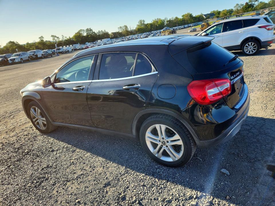 69142616 :رقم المزاد ، WDCTG4GB2JJ501601         vin ، 2018 Mercedes-benz Gla مزاد بيع