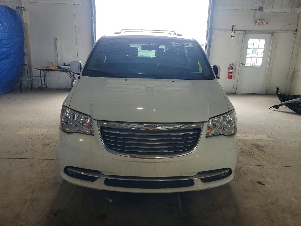 68055336 :رقم المزاد ، 2C4RC1BG4FR695919 vin ، 2015 Chrysler Town & Country مزاد بيع