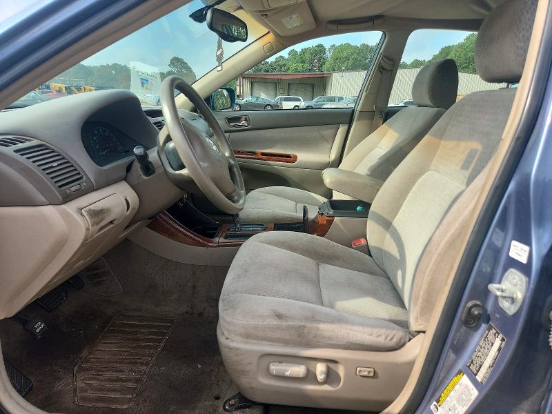 67699006 :رقم المزاد ، 4T1BE30K74U808692 vin ، 2004 Toyota Camry مزاد بيع