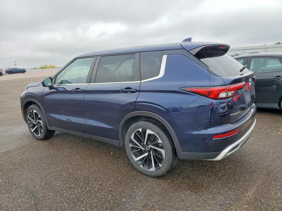 70941846 :رقم المزاد ، JA4J4UA87NZ010462 vin ، 2022 Mitsubishi Outlander مزاد بيع