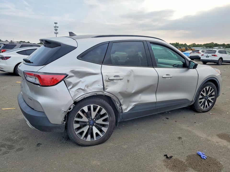 Продаж на аукціоні авто 2020 Ford Escape, vin: 1FMCU9BZXLUB81585, номер лоту: 69012616