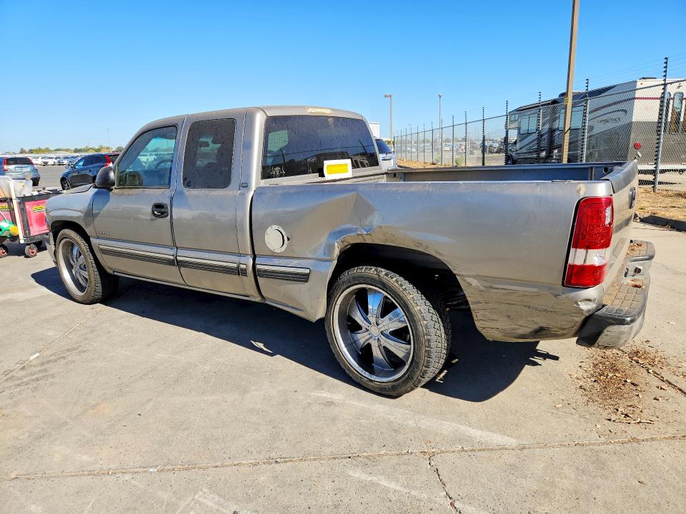 2000 Chevrolet Silverado მანქანა იყიდება აუქციონზე, vin: 1GCEC19VXYZ353581, აუქციონის ნომერი: 70413106