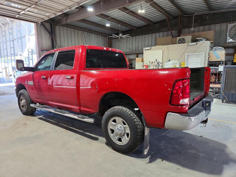 70117366 :رقم المزاد ، 3C6UR5DL1JG415082 vin ، 2018 Ram 2500 مزاد بيع