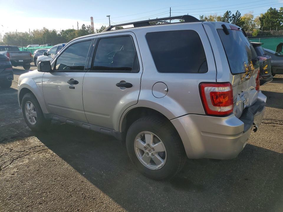 69197356 :رقم المزاد ، 1FMCU9D71AKC83619 vin ، 2010 Ford Escape مزاد بيع