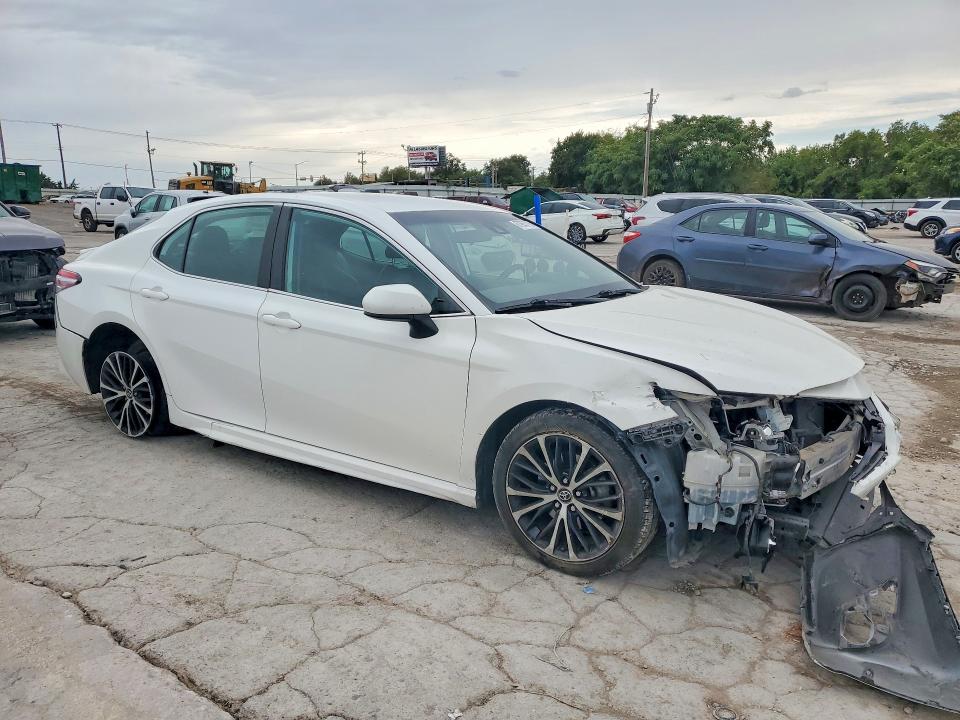 67968716 :رقم المزاد ، 4T1G11AK5LU897147 vin ، 2020 Toyota Camry مزاد بيع
