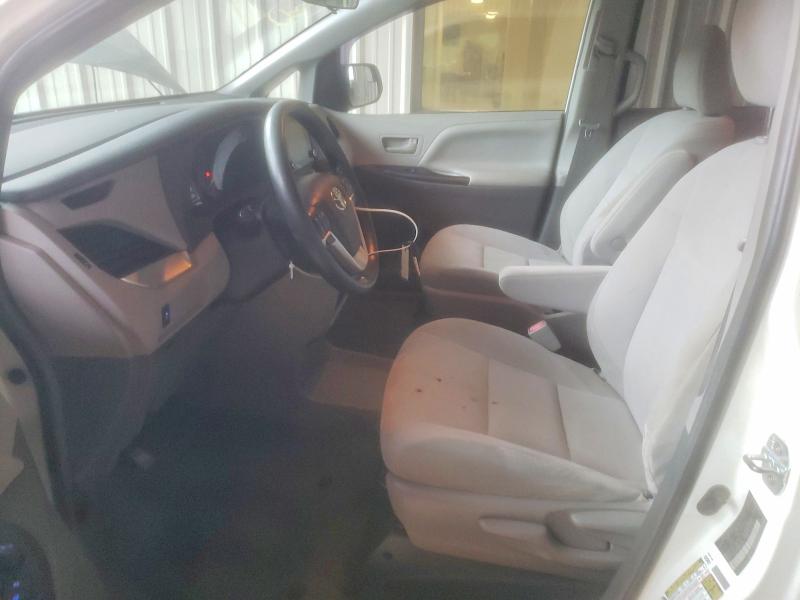69585926 :رقم المزاد ، 5TDZZ3DCXKS004835 vin ، 2019 Toyota Sienna مزاد بيع