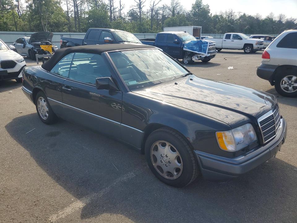 1995 Mercedes-benz E მანქანა იყიდება აუქციონზე, vin: WDBEA66E9SC197632, აუქციონის ნომერი: 67677376