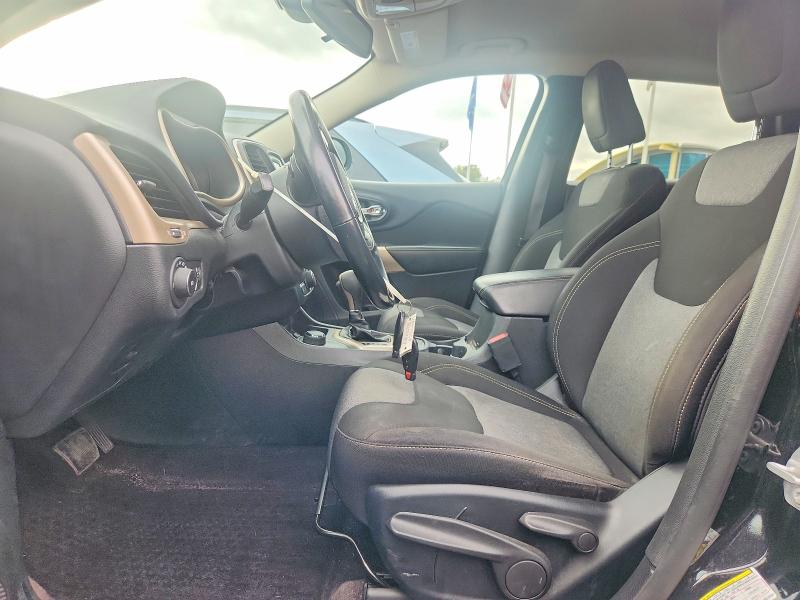 69291666 :رقم المزاد ، 1C4PJMCX9JD516282 vin ، 2018 Jeep Cherokee مزاد بيع