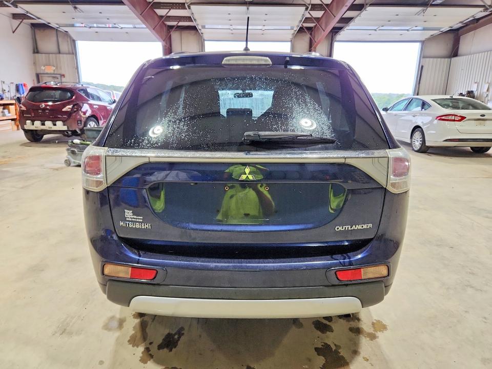 2015 Mitsubishi Outlander მანქანა იყიდება აუქციონზე, vin: JA4AZ3A3XFZ000994, აუქციონის ნომერი: 69958016