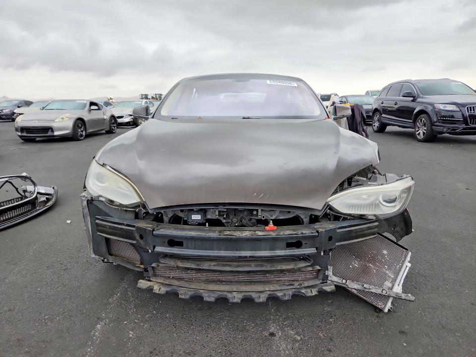 2014 Tesla Model S მანქანა იყიდება აუქციონზე, vin: 5YJSA1S17EFP29414, აუქციონის ნომერი: 68040556