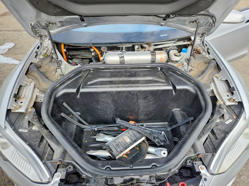 67115326 :رقم المزاد ، 5YJSA1H20FFP57069 vin ، 2015 Tesla Model S مزاد بيع