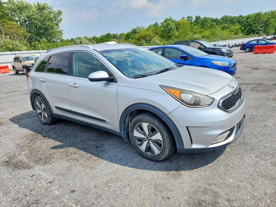67531616 :رقم المزاد ، KNDCB3LC3J5112519 vin ، 2018 Kia Niro مزاد بيع