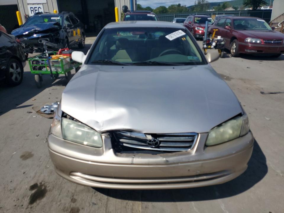 68781616 :رقم المزاد ، 4T1BG22KX1U865997 vin ، 2001 Toyota Camry مزاد بيع
