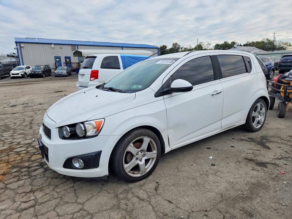 69733596 :رقم المزاد ، 1G1JE6SG2E4141096 vin ، 2014 Chevrolet Sonic مزاد بيع