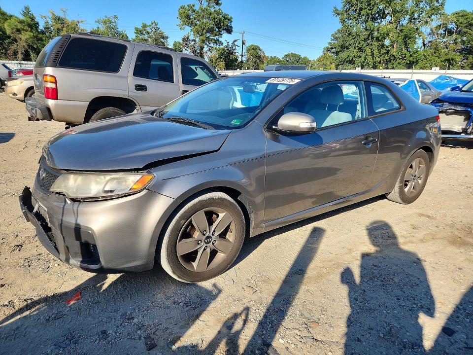 2010 Kia Forte Koup მანქანა იყიდება აუქციონზე, vin: KNAFU6A29A5166522, აუქციონის ნომერი: 69129776