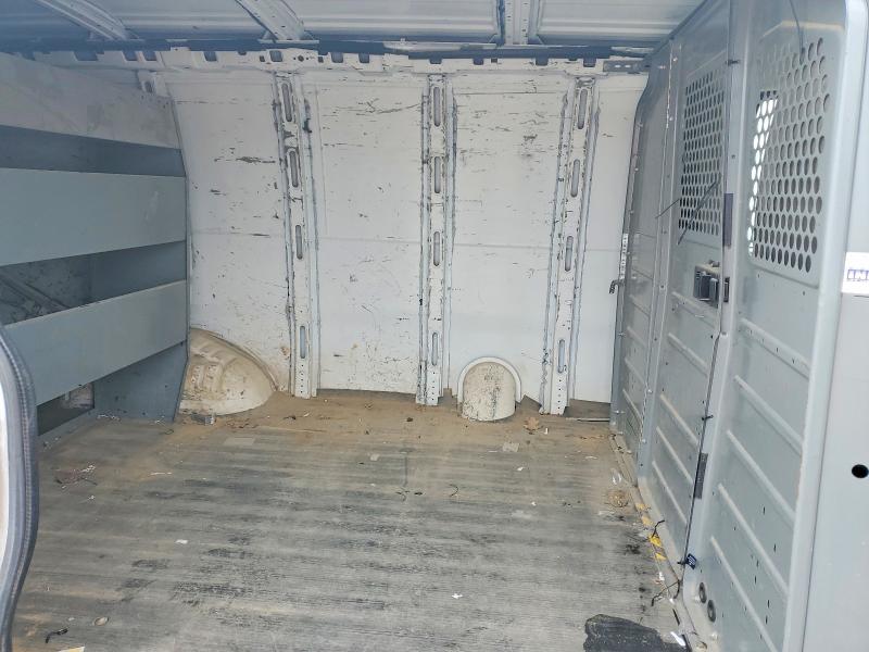69731916 :رقم المزاد ، 1GCWGFCF8F1233572 vin ، 2015 Chevrolet Express G2500 مزاد بيع