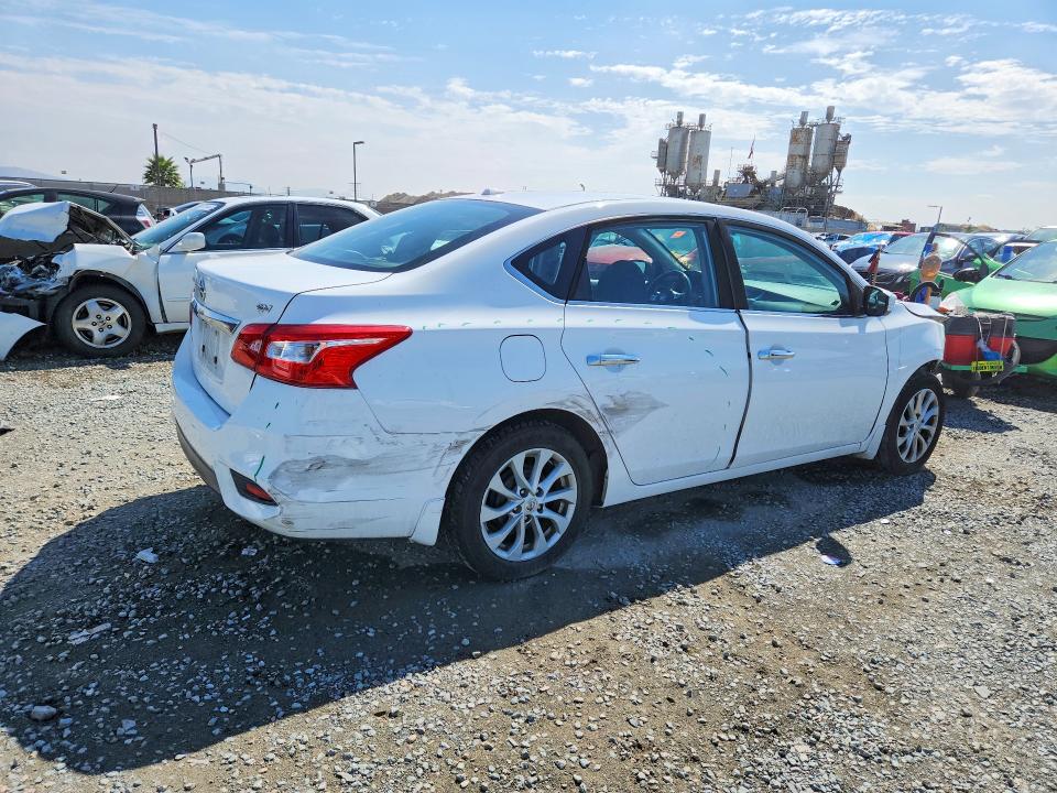 2018 Nissan Sentra მანქანა იყიდება აუქციონზე, vin: 3N1AB7AP0JL639277, აუქციონის ნომერი: 70560516