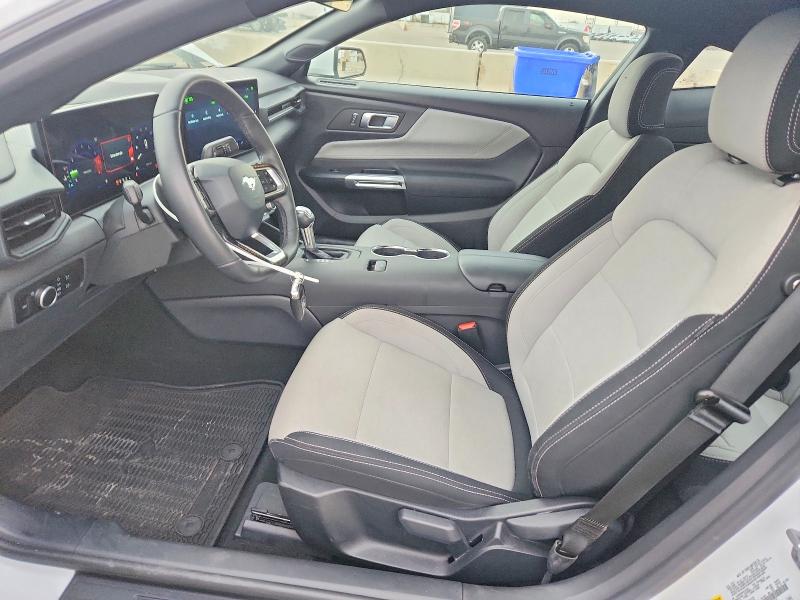 70982536 :رقم المزاد ، 1FA6P8TH8S5131260 vin ، 2025 Ford Mustang مزاد بيع