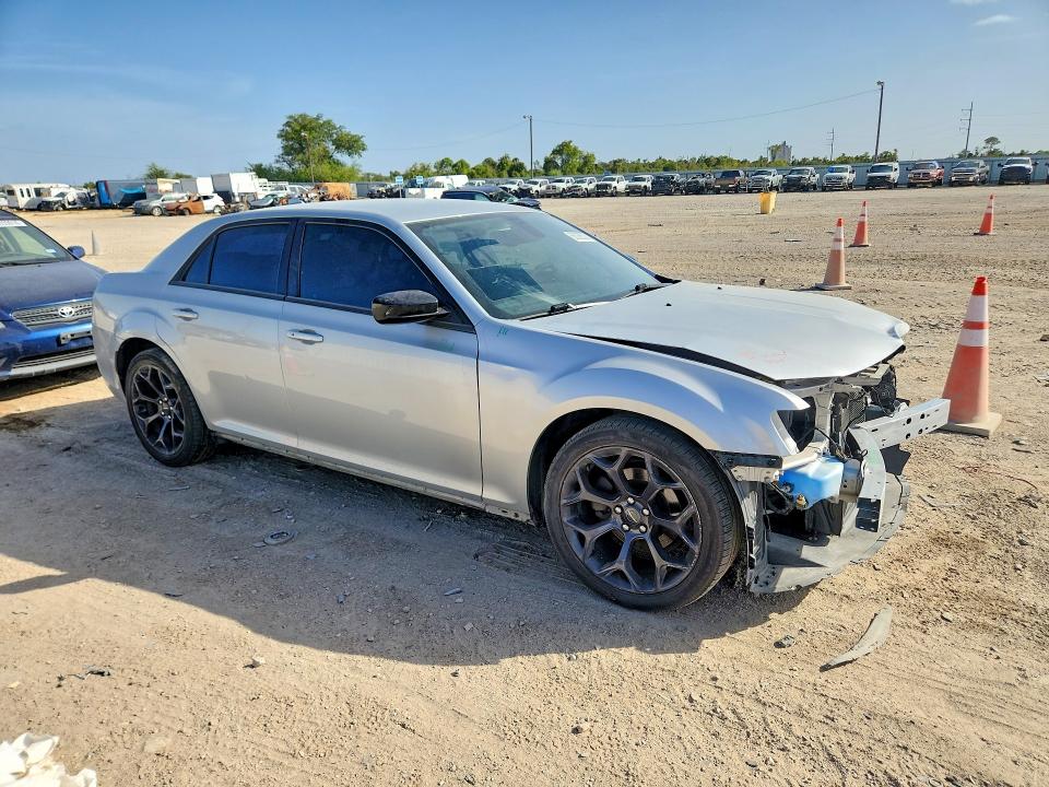 68088336 :رقم المزاد ، 2C3CCAAG1KH569688 vin ، 2019 Chrysler 300 مزاد بيع