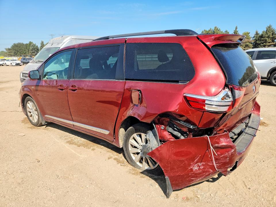 68654256 :رقم المزاد ، 5TDJZ3DC9HS146700 vin ، 2017 Toyota Sienna مزاد بيع
