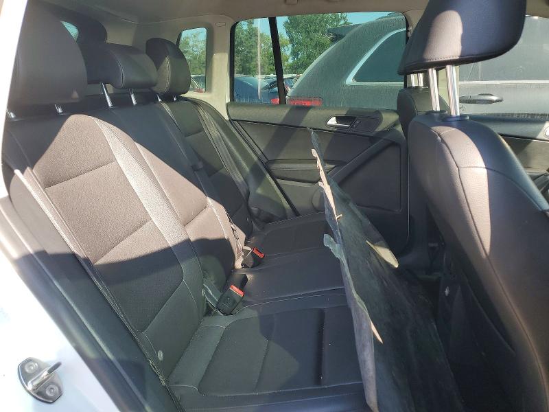 68398006 :رقم المزاد ، WVGBV7AX1FW555958 vin ، 2015 Volkswagen Tiguan مزاد بيع