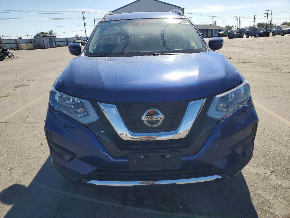 2018 Nissan Rogue მანქანა იყიდება აუქციონზე, vin: 5N1AT2MV1JC830737, აუქციონის ნომერი: 69814246