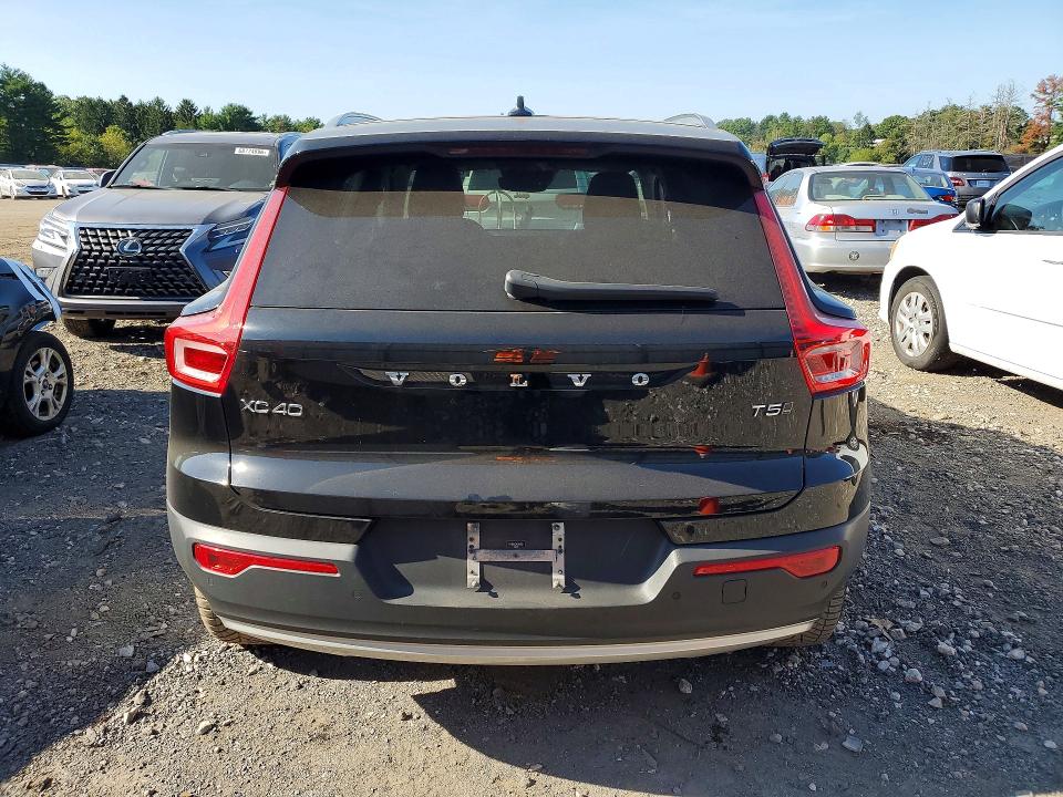 67756076 :رقم المزاد ، YV4162UK3M2424922 vin ، 2021 Volvo Xc40 مزاد بيع