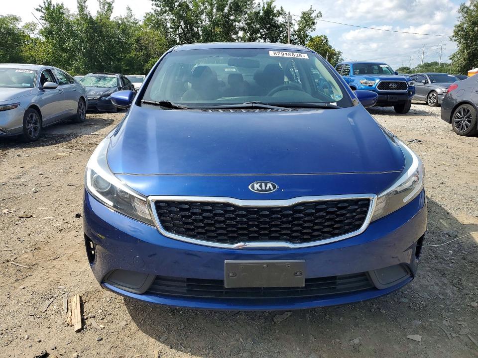 67948836 :رقم المزاد ، 3KPFK4A72JE270640 vin ، 2018 Kia Forte مزاد بيع