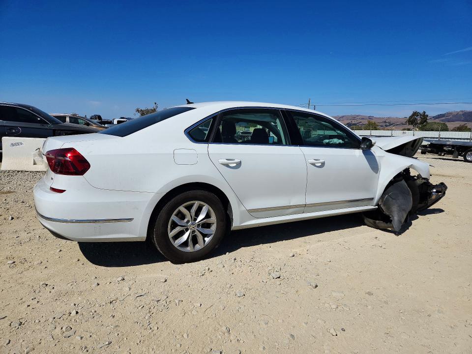 69768886 :رقم المزاد ، 1VWAT7A35GC055403 vin ، 2016 Volkswagen Passat مزاد بيع