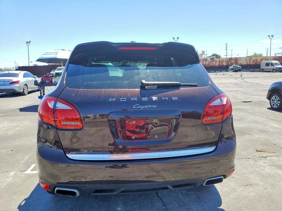 62246106 :رقم المزاد ، WP1AA2A26ELA05687 vin ، 2014 Porsche Cayenne مزاد بيع