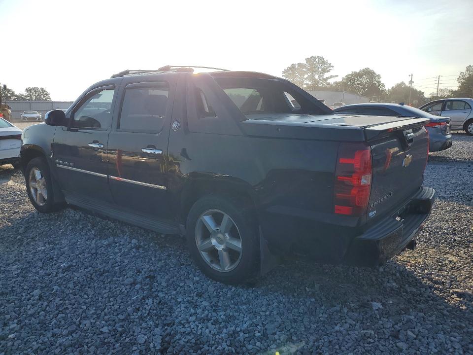69035696 :رقم المزاد ، 3GNTKGE78DG250889         vin ، 2013 Chevrolet Avalanche مزاد بيع