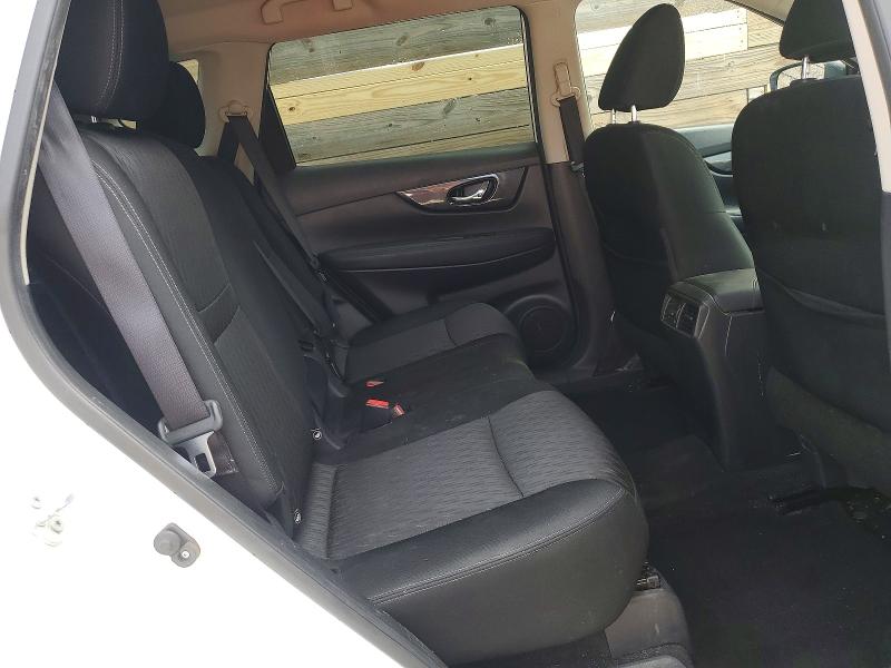 64813646 :رقم المزاد ، KNMAT2MV8HP587290 vin ، 2017 Nissan Rogue مزاد بيع