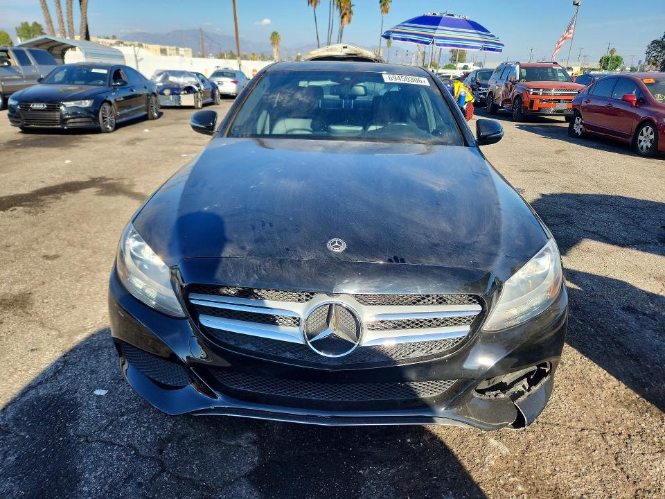 2018 Mercedes-benz C მანქანა იყიდება აუქციონზე, vin: 55SWF4JB2JU262569, აუქციონის ნომერი: 69450306