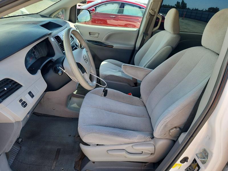 70335376 :رقم المزاد ، 5TDKA3DC1CS014910 vin ، 2012 Toyota Sienna مزاد بيع