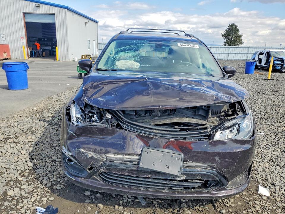 Продажа на аукционе авто 2018 Chrysler Pacifica, vin: 2C4RC1L72JR359323, номер лота: 68032266