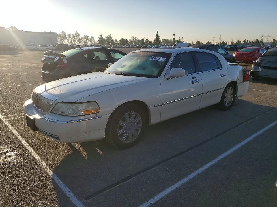 Продажа на аукционе авто 2003 Lincoln Town Car, vin: 1LNHM83W53Y673034, номер лота: 69687876