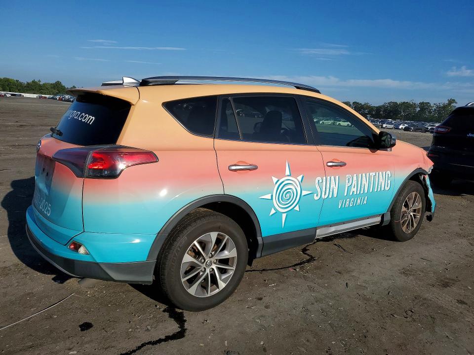 69032276 :رقم المزاد ، JTMRJREV0HD111570 vin ، 2017 Toyota Rav4 Hybrid مزاد بيع