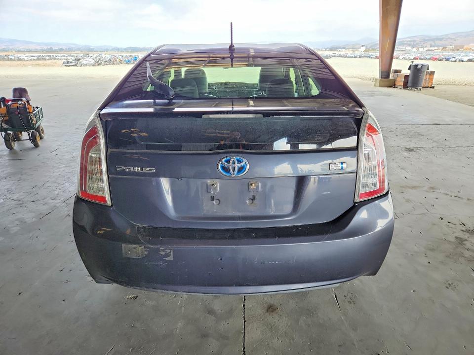 70134106 :رقم المزاد ، JTDKN3DUXF1987735 vin ، 2015 Toyota Prius مزاد بيع