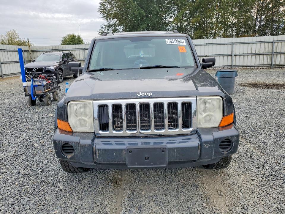 70342986 :رقم المزاد ، 1J8HG48K67C501679 vin ، 2007 Jeep Commander مزاد بيع