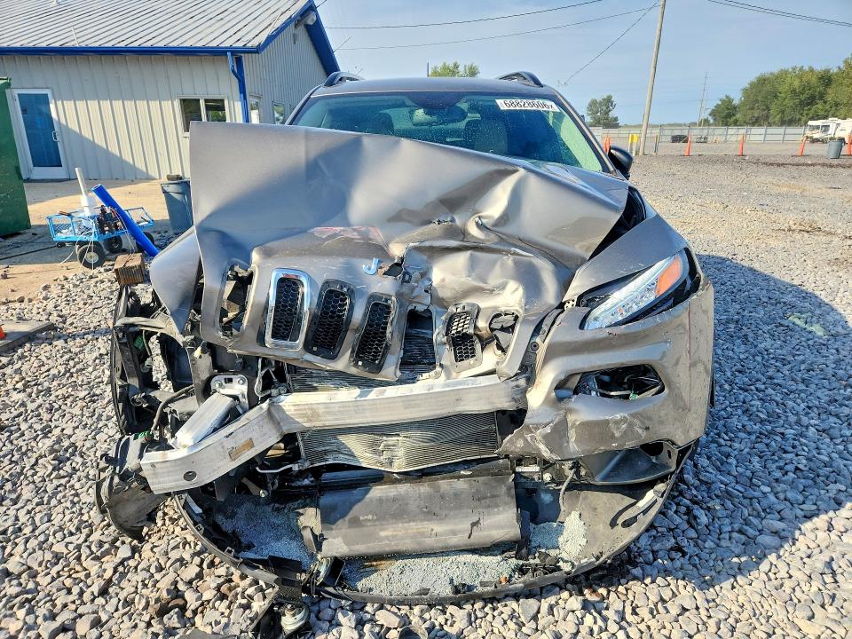 2017 Jeep Cherokee მანქანა იყიდება აუქციონზე, vin: 1C4PJLAB5HW577550, აუქციონის ნომერი: 68828606